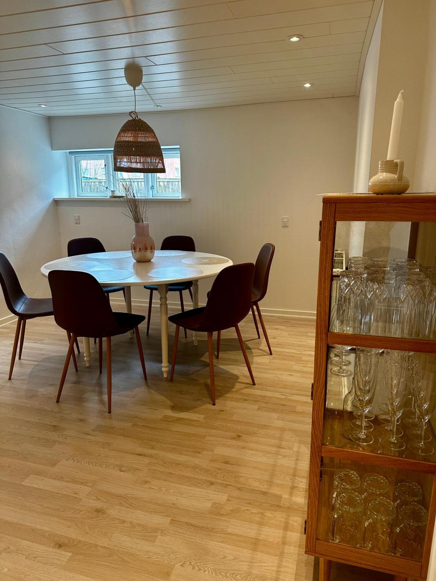 Skon Lejlighed Med Egen Terrasse Og Have Taet Pa Centrum I سكاغن المظهر الخارجي الصورة
